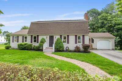 52 Diana Dr