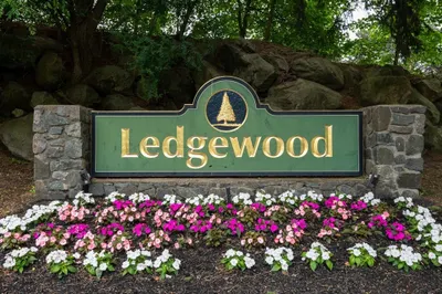 3 Ledgewood Way #6