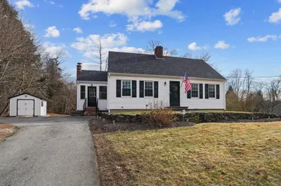 35 Locust Ave 1