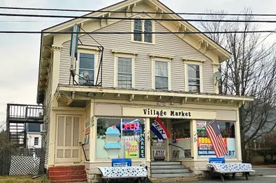 2240 Main St 1