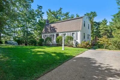 53 Lantern Ln