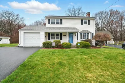 48 Longwood Dr 1