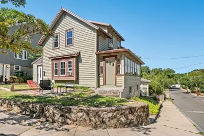 69 Foss St 1