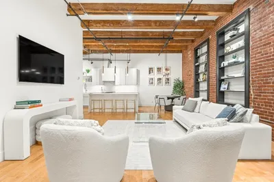 33 Sleeper St #106