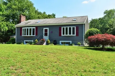 77 Pleasant St #1 1