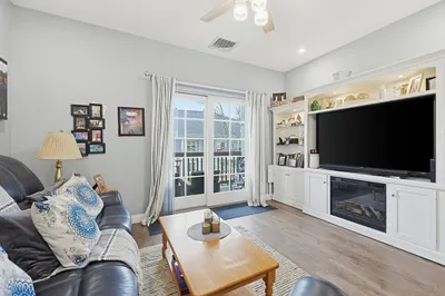 501 Commerce Dr #308