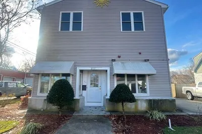 2777 Acushnet Ave