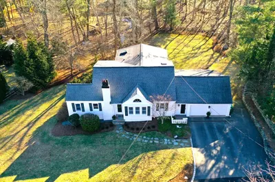 55 Mayfair Dr