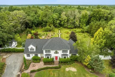 83 Pierce Ave 1