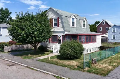 78 Turner St