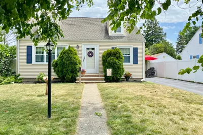 17 Howe Street