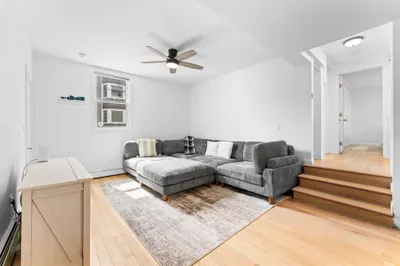 224 W 6th St #1