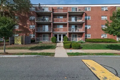 65 Webster St #401 1