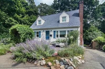 39 Reading Hill Ave