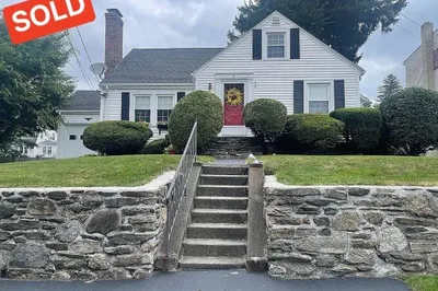 8 Claffey Ave