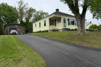 4 Perryville Rd 1