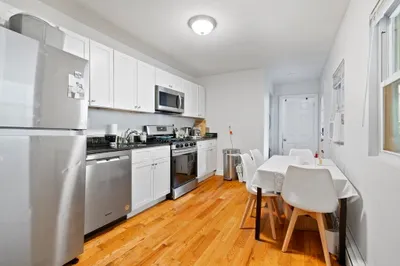442 West 4th St #1
