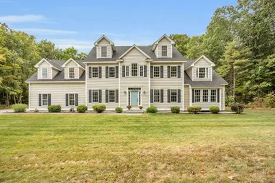56 Houghton Farm Ln 1
