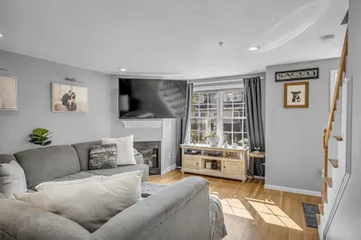 22 Harrison St #2