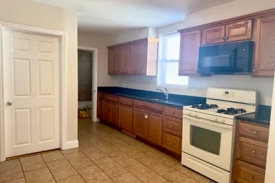 29 Chase Street #3B 1