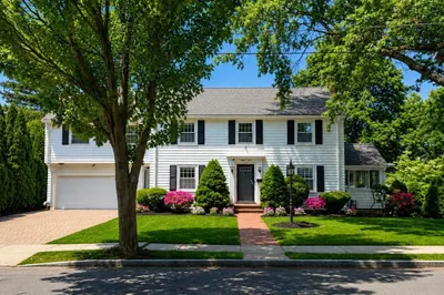 81 Brettwood Road 1