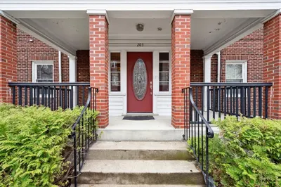 203 Fuller St #2