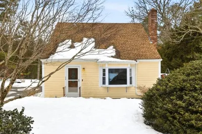 52 Birch St 1