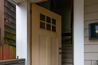 9 Bearskin Neck #B 1