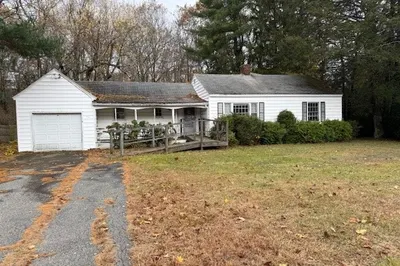 309 Pleasant St