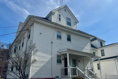 141 Whitwell St #1 1