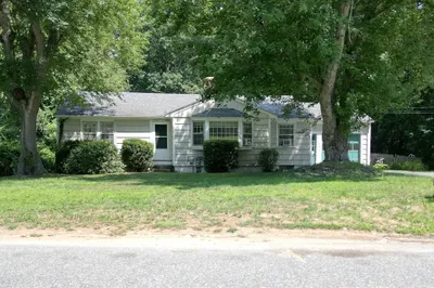 16 Rayfield Road 1