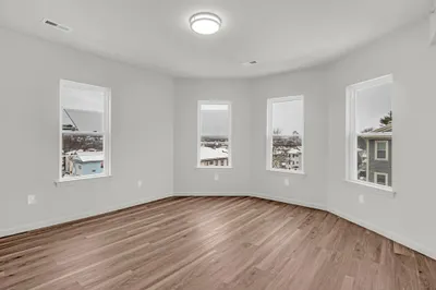 12 Alpine St #2