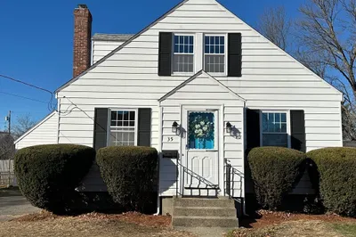 35 America St