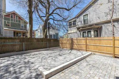 7 Forbes St #2