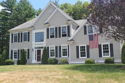 23 Pondview Drive 1