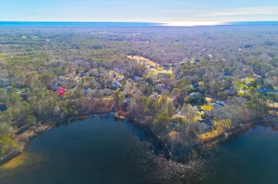 35 Lakeview Dr 1