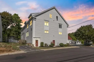4 Mechanic St #1 1