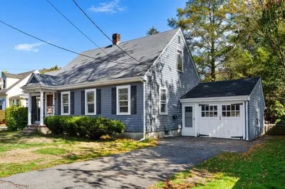 54 Lassell St
