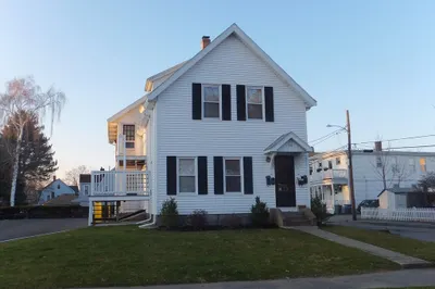 28 River St #1