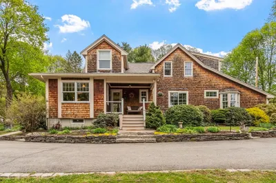 2 Knox Ave 1