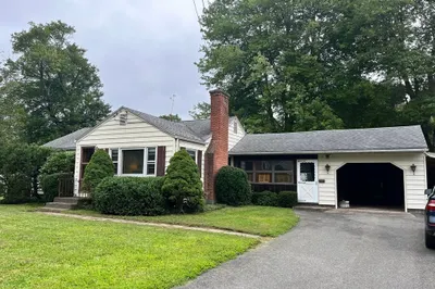 92 River Road