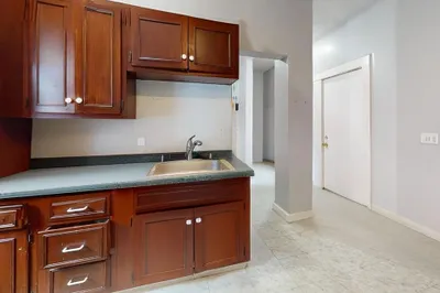 10-12 Bolster St #2 1