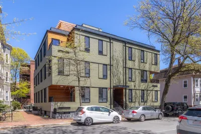 213 Harvard St #7
