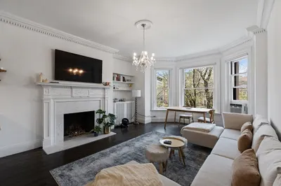 373 Commonwealth Ave #402