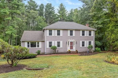 38 Robin Road 1