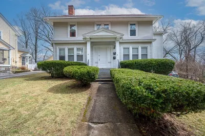 35 Hadwen Ln