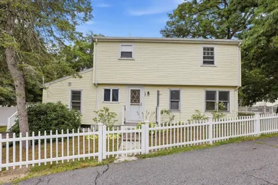 107 Pond St 1