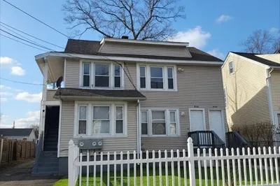 456-458 Page Blvd 1
