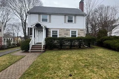 54 Mystic St 1