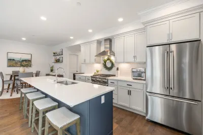 138 Neponset Ave #4 1